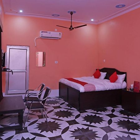 Oyo 22221 Yadav Hotel Bhiwadi ภายนอก รูปภาพ