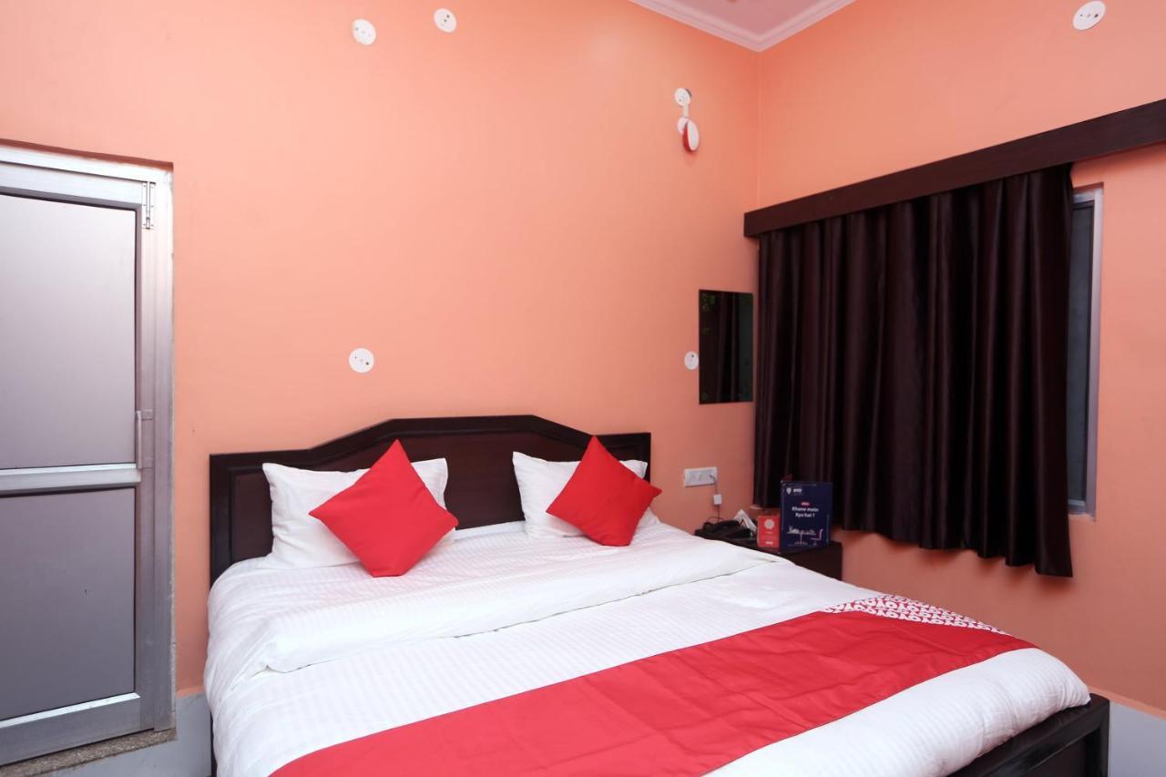 Oyo 22221 Yadav Hotel Bhiwadi ภายนอก รูปภาพ