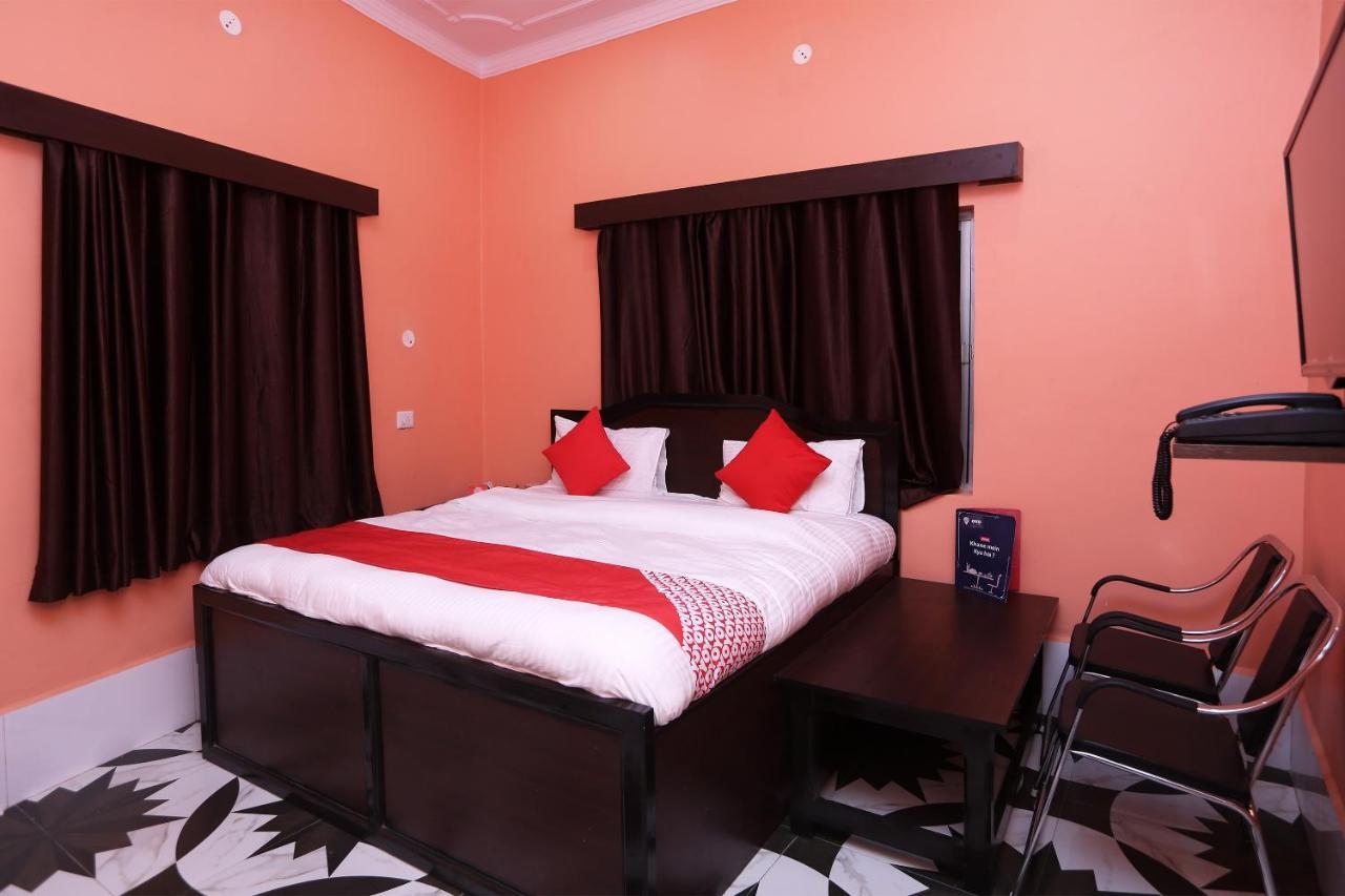 Oyo 22221 Yadav Hotel Bhiwadi ภายนอก รูปภาพ