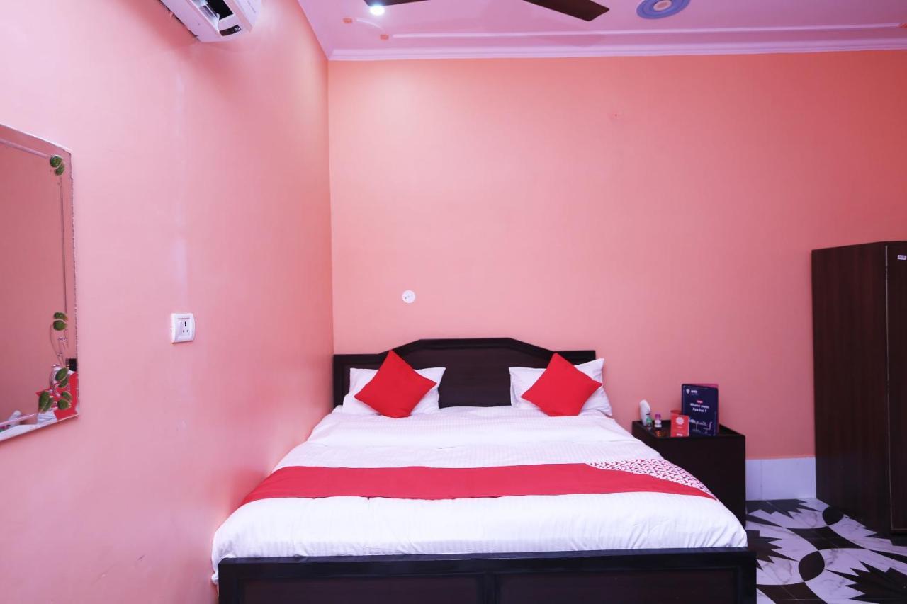 Oyo 22221 Yadav Hotel Bhiwadi ภายนอก รูปภาพ