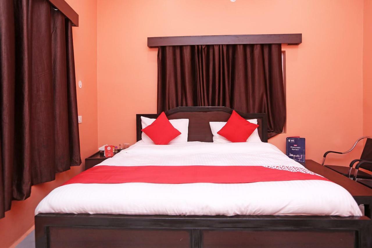 Oyo 22221 Yadav Hotel Bhiwadi ภายนอก รูปภาพ